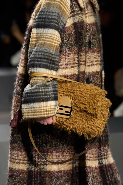 Look 22